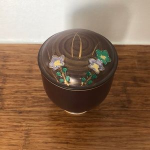 Stunning Japanese cup and top